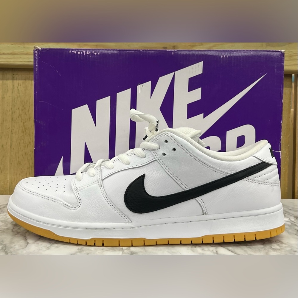 Nike Men’s White Black Gum Low-Top Athletic Sneakers